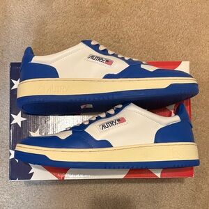 Autry Medalist Low Men's Blue and White Sneakers, sz 12us